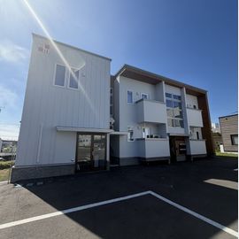 伊達紋別駅より徒歩13分 築3年3ヶ月 2階建の賃貸物件