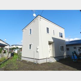 伊達紋別駅より徒歩27分 築5年9ヶ月 2階建の賃貸物件
