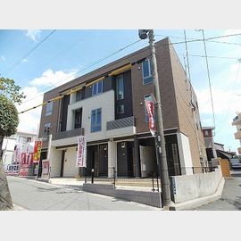 南鹿児島駅よりバス11分 築12年4ヶ月 3階建の賃貸物件