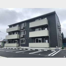 武雄温泉駅より徒歩18分 築1年8ヶ月 3階建の賃貸物件