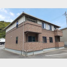 有田駅より徒歩15分 築9年10ヶ月 2階建の賃貸物件
