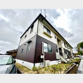 武雄温泉駅より徒歩6分 築21年9ヶ月 2階建の賃貸物件