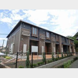 人吉駅より徒歩17分 築8年6ヶ月 2階建の賃貸物件