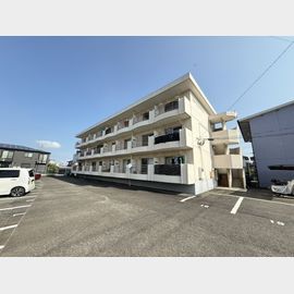 新八代駅より徒歩10分 築36年3ヶ月 3階建の賃貸物件