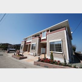 八代駅よりバス13分 築5年11ヶ月 2階建の賃貸物件