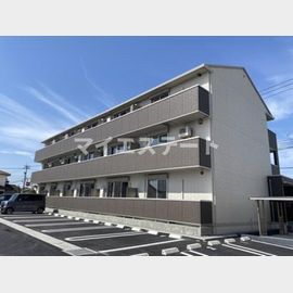 八代駅より徒歩34分 築4年11ヶ月 3階建の賃貸物件