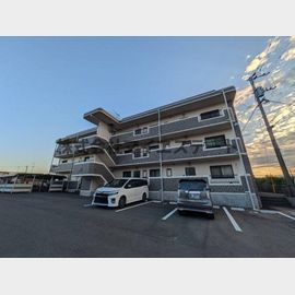 八代駅よりバス5分 3階 築25年の賃貸物件