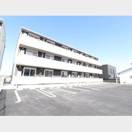 八代駅より徒歩28分 築3年4ヶ月 3階建の賃貸物件