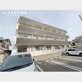 三河八橋駅よりバス3分 築4年10ヶ月 3階建の賃貸物件