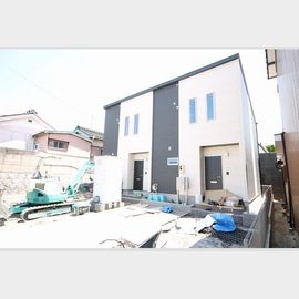 吉良吉田駅よりバス10分 築1年6ヶ月 2階建の賃貸物件