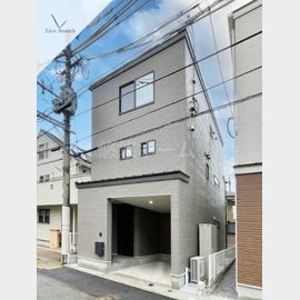 春日原駅より徒歩11分 築2年9ヶ月 3階建の賃貸物件