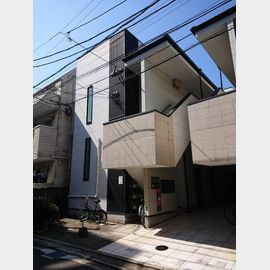 箱崎駅より徒歩5分 1階 築18年5ヶ月の賃貸物件