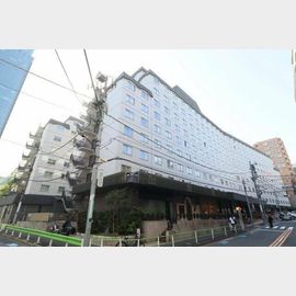 六本木駅より徒歩8分 築54年8ヶ月 10階建の賃貸物件