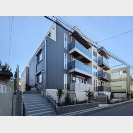 大久保駅より徒歩8分 新築 3階建の賃貸物件