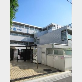 表参道駅より徒歩5分 築41年11ヶ月 4階建の賃貸物件