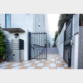 千歳烏山駅より徒歩6分 1階 築8年2ヶ月の賃貸物件