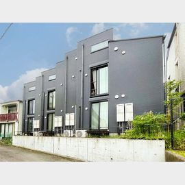 千歳烏山駅より徒歩9分 築8年10ヶ月 2階建の賃貸物件