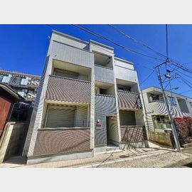 幡ヶ谷駅より徒歩3分 2階 築2年1ヶ月の賃貸物件