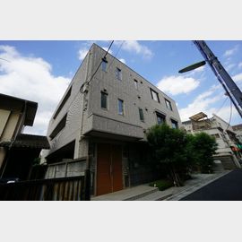 三軒茶屋駅より徒歩4分 築15年10ヶ月 3階建の賃貸物件