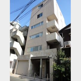 六本木駅より徒歩3分 2階 築18年2ヶ月の賃貸物件