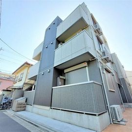 derGlanz 3階 築7年11ヶ月の賃貸物件