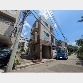 信濃町駅より徒歩5分 築24年4ヶ月 3階建の賃貸物件