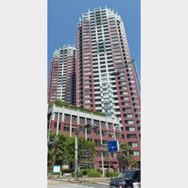 お台場海浜公園駅より徒歩3分 築20年5ヶ月 33階建の賃貸物件