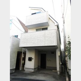 御嶽山駅より徒歩9分 築13年10ヶ月 3階建の賃貸物件