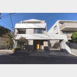 代々木公園駅より徒歩5分 築31年4ヶ月 3階建の賃貸物件