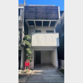 池尻大橋駅より徒歩9分 築16年7ヶ月 3階建の賃貸物件