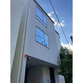 奥沢駅より徒歩7分 築15年8ヶ月 3階建の賃貸物件