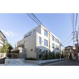 下北沢駅より徒歩5分 1階 築4年6ヶ月の賃貸物件