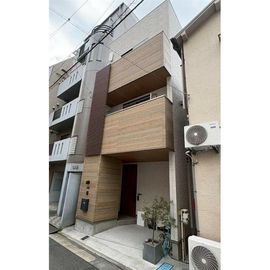 水天宮前駅より徒歩14分 築5年10ヶ月 3階建の賃貸物件