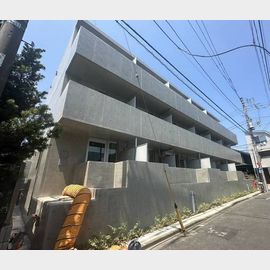 下北沢駅より徒歩10分 1階 築2年2ヶ月の賃貸物件