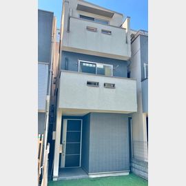 代々木駅より徒歩3分 築17年 3階建の賃貸物件