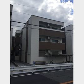 出屋敷駅より徒歩6分 築8年8ヶ月 3階建の賃貸物件