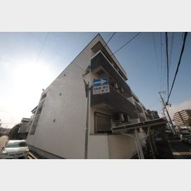 出屋敷駅より徒歩6分 築8年8ヶ月 3階建の賃貸物件