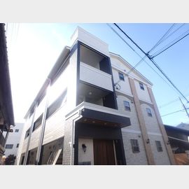 河内小阪駅より徒歩10分 築6年8ヶ月 3階建の賃貸物件