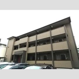 黄金駅より徒歩15分 築8年4ヶ月 3階建の賃貸物件