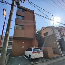 庄内通駅より徒歩6分 築17年6ヶ月 4階建の賃貸物件