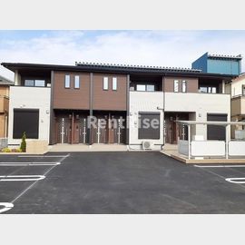 名鉄一宮駅よりバス13分 築2年5ヶ月 2階建の賃貸物件