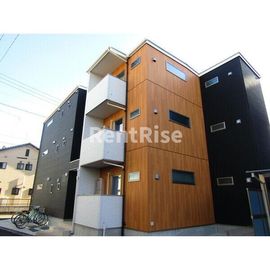 尾張一宮駅より徒歩8分 築3年11ヶ月 3階建の賃貸物件