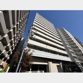 江坂駅より徒歩7分 築7年3ヶ月 14階建の賃貸物件