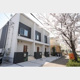小絹駅より徒歩22分 築11年9ヶ月 2階建の賃貸物件