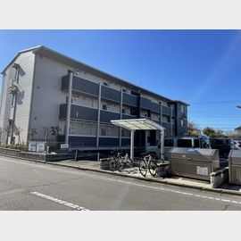 研究学園駅より徒歩32分 築8年7ヶ月 3階建の賃貸物件