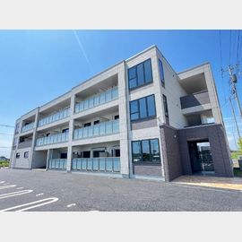 万博記念公園駅より徒歩39分 築1年 3階建の賃貸物件