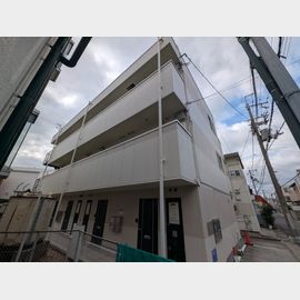 伊丹駅より徒歩7分 築27年8ヶ月 3階建の賃貸物件
