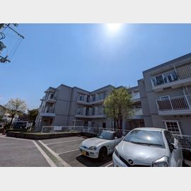 六龍苑岡町の賃貸物件