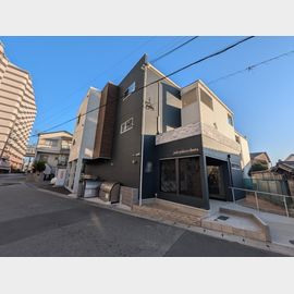 川西能勢口駅より徒歩4分 3階 築2年2ヶ月の賃貸物件