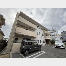 蛍池駅より徒歩7分 築15年11ヶ月 3階建の賃貸物件